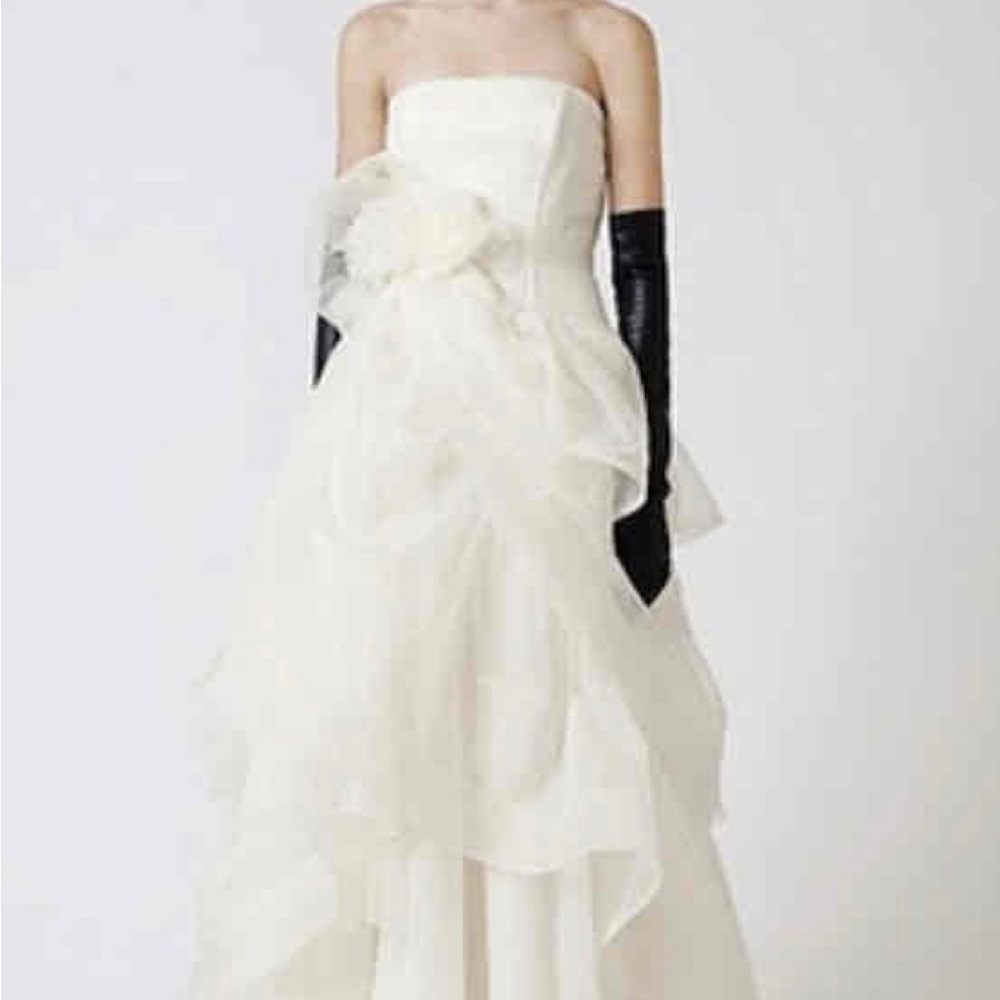 Vera Wang size 6, wedding gown, worn once